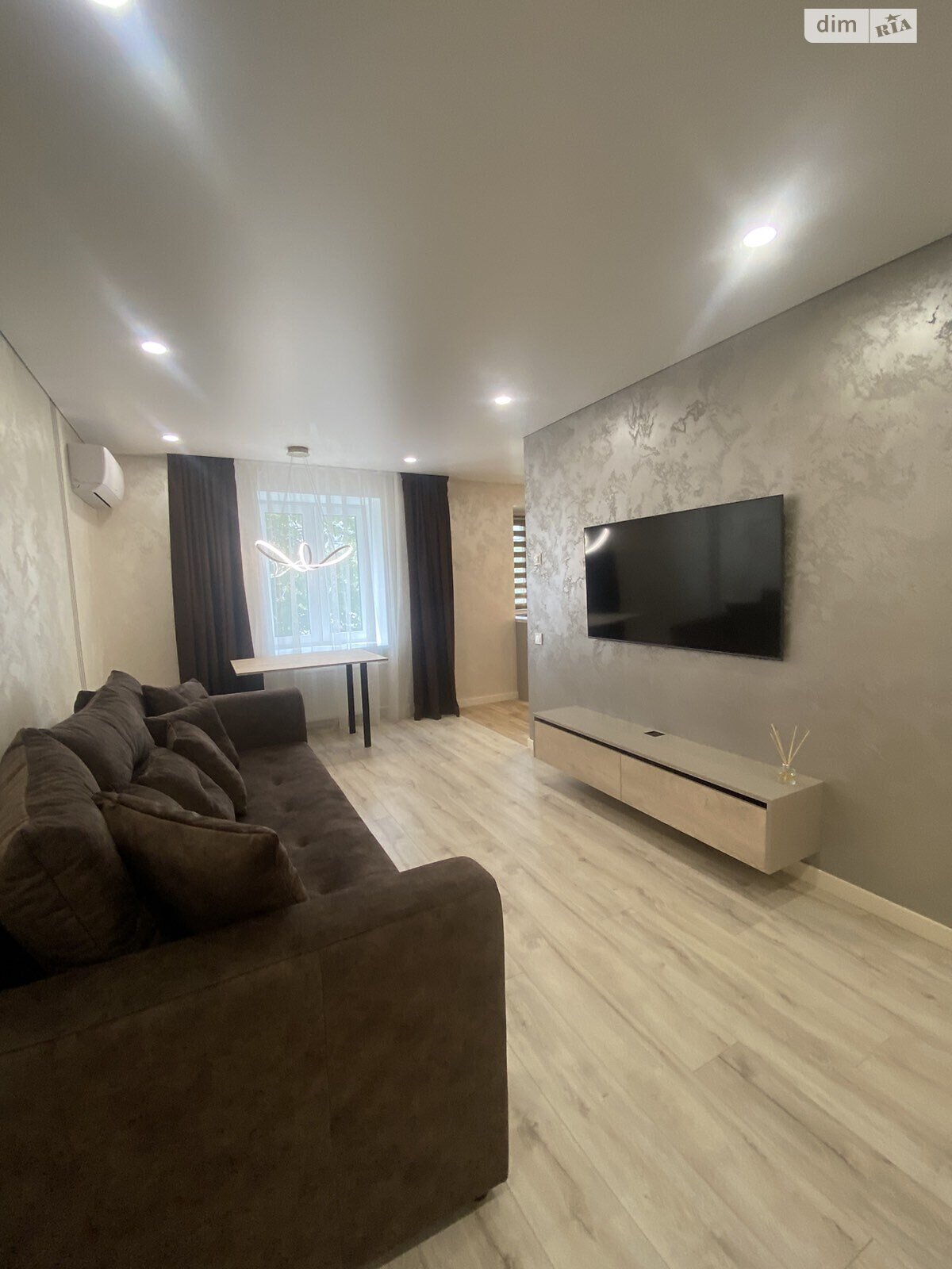 Продажа трехкомнатной квартиры в Днепре, на ул. Савкина 2, район Красный Камень фото 1 Продажа трехкомнатной квартиры в Днепре, на ул. Савкина 2, район Красный Камень фото 1