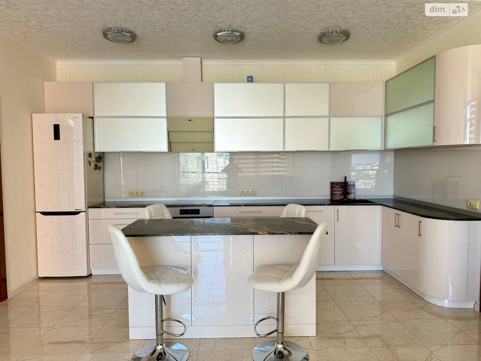 Продажа трехкомнатной квартиры в Днепре, на спуск Крутогорный 28, фото 1 Продажа трехкомнатной квартиры в Днепре, на спуск Крутогорный 28, фото 1