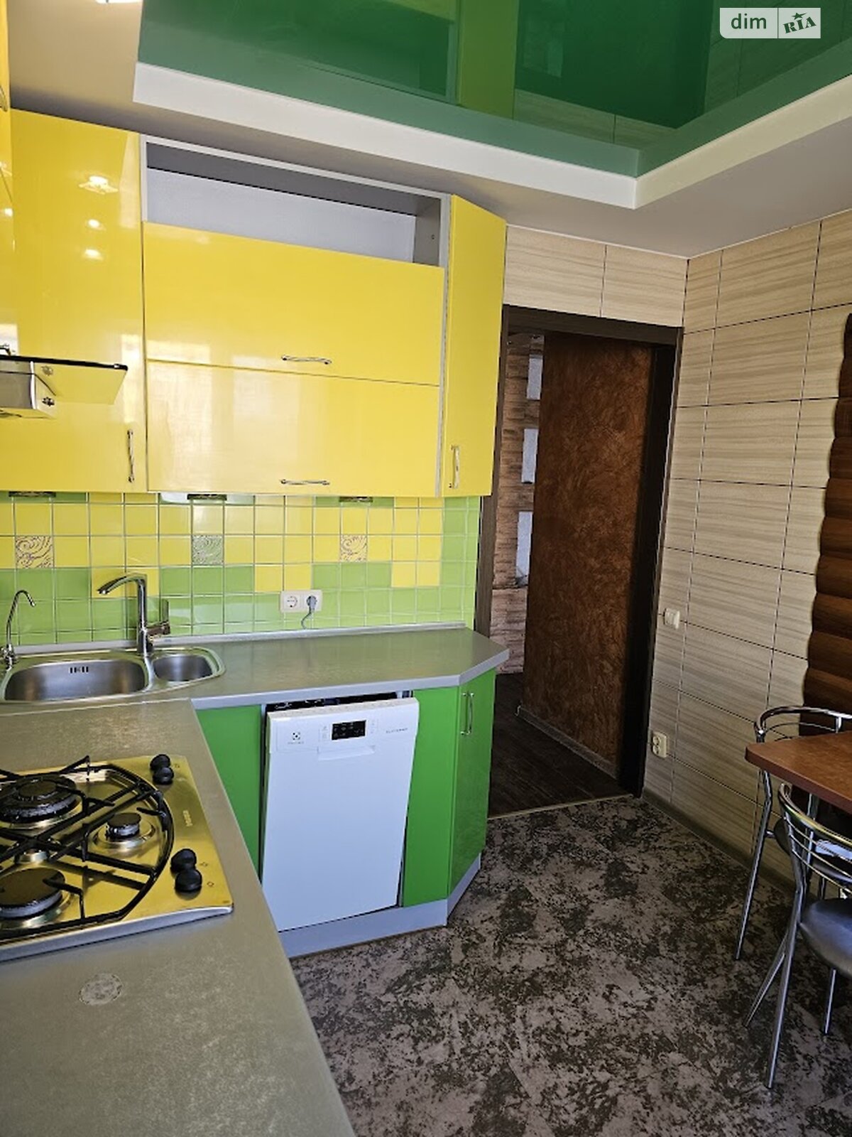 Продажа трехкомнатной квартиры в Днепре, на ул. Березинская, район Левобережный фото 1 Продажа трехкомнатной квартиры в Днепре, на ул. Березинская, район Левобережный фото 1