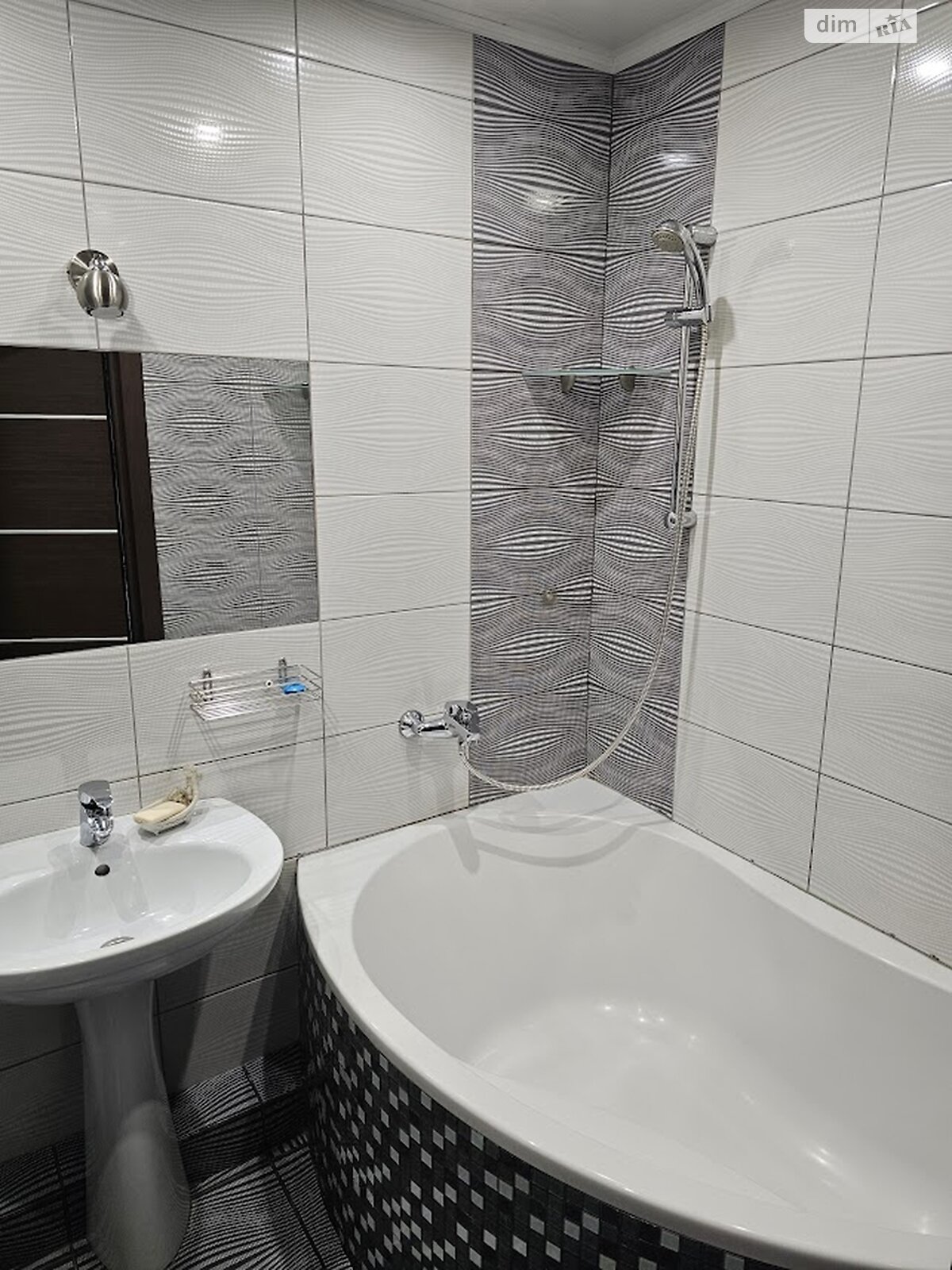 Продажа трехкомнатной квартиры в Днепре, на ул. Березинская, район Левобережный фото 1 Продажа трехкомнатной квартиры в Днепре, на ул. Березинская, район Левобережный фото 1