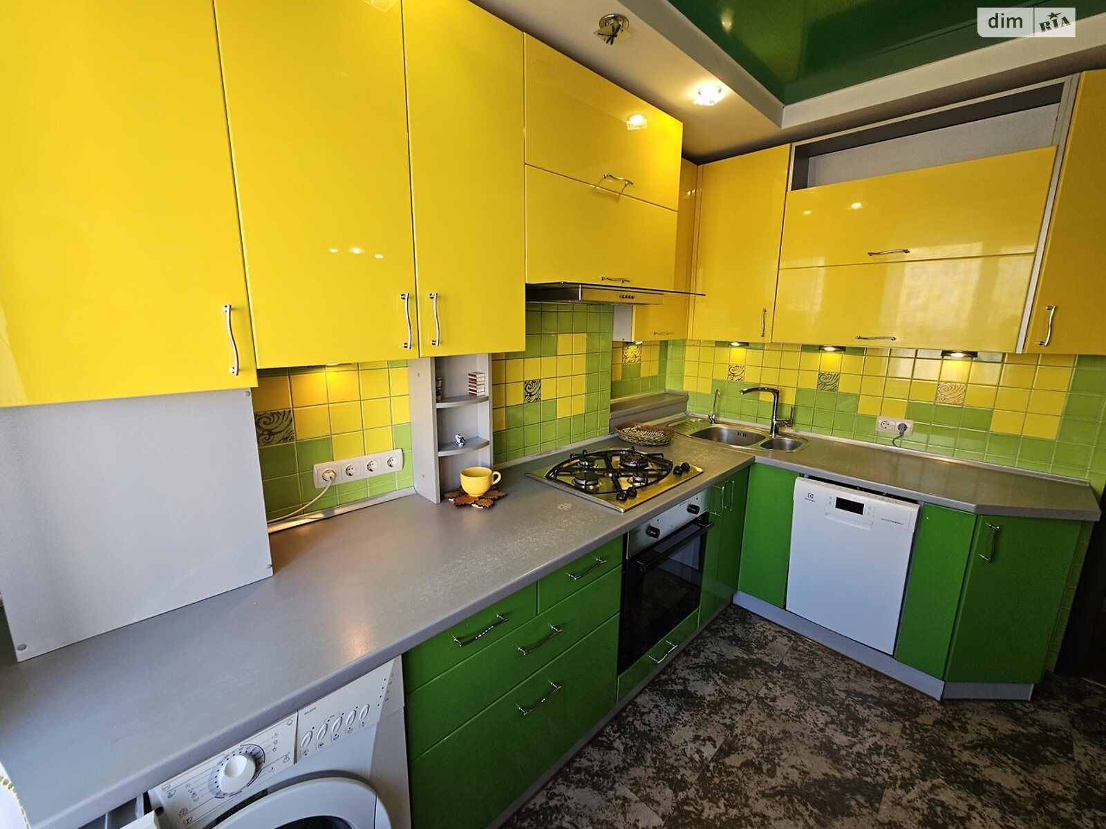 Продажа трехкомнатной квартиры в Днепре, на ул. Березинская, район Левобережный фото 1