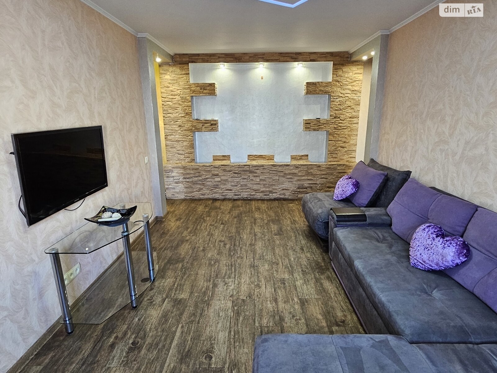 Продаж трикімнатної квартири в Дніпрі, на вул. Березинська, район Лівобережний фото 1