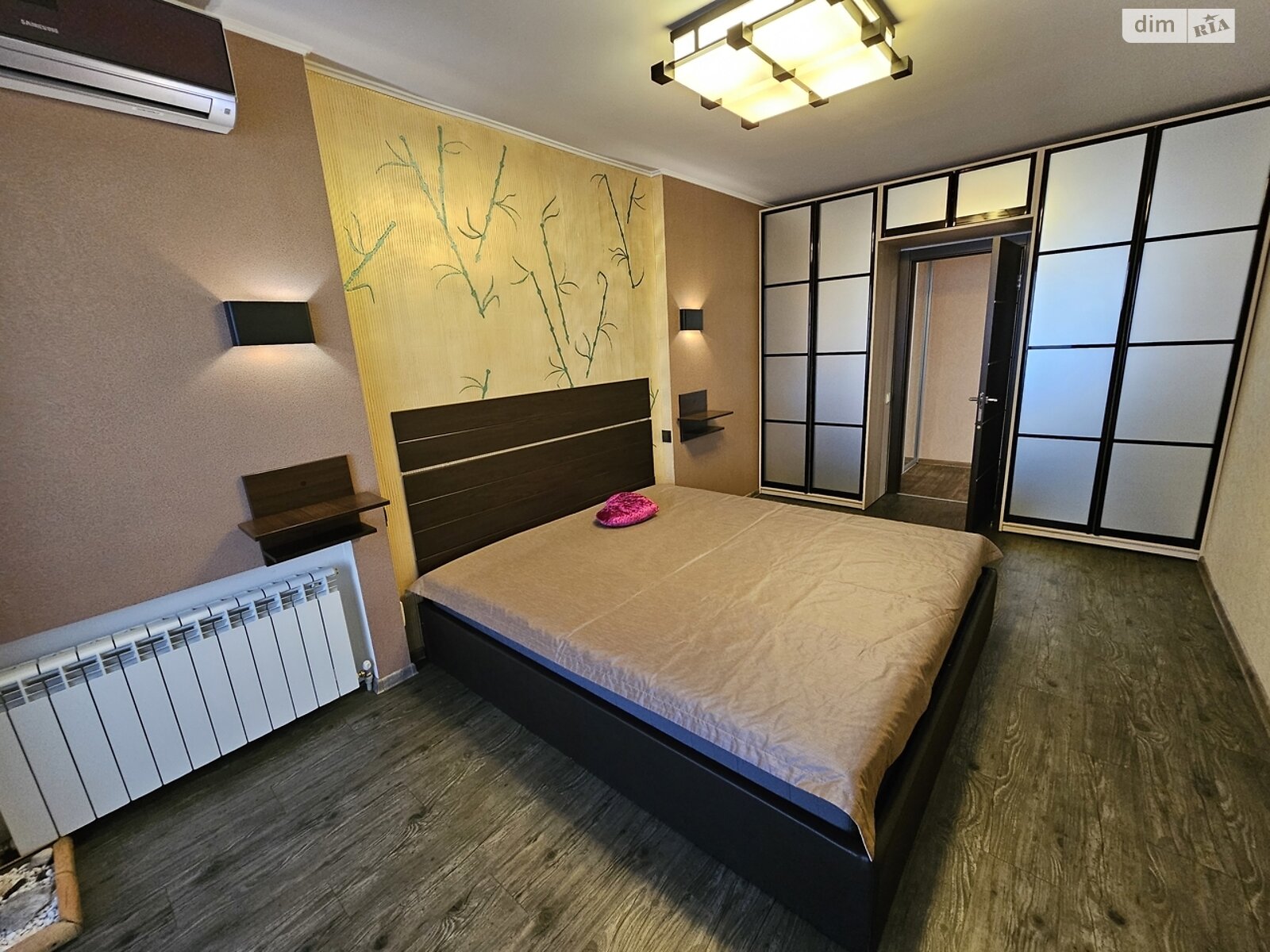 Продаж трикімнатної квартири в Дніпрі, на вул. Березинська, район Лівобережний фото 1