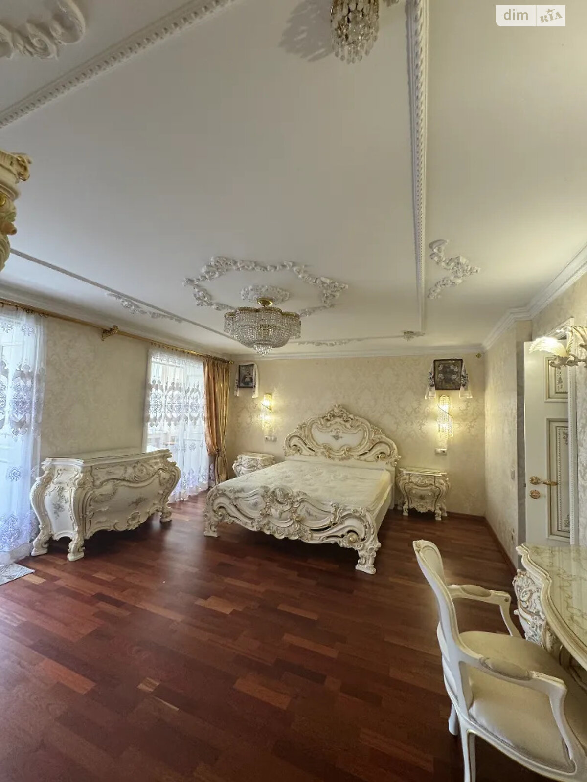 Продаж трикімнатної квартири в Дніпрі, на просп. Миру 4А, район Лівобережний фото 1 Продаж трикімнатної квартири в Дніпрі, на просп. Миру 4А, район Лівобережний фото 1