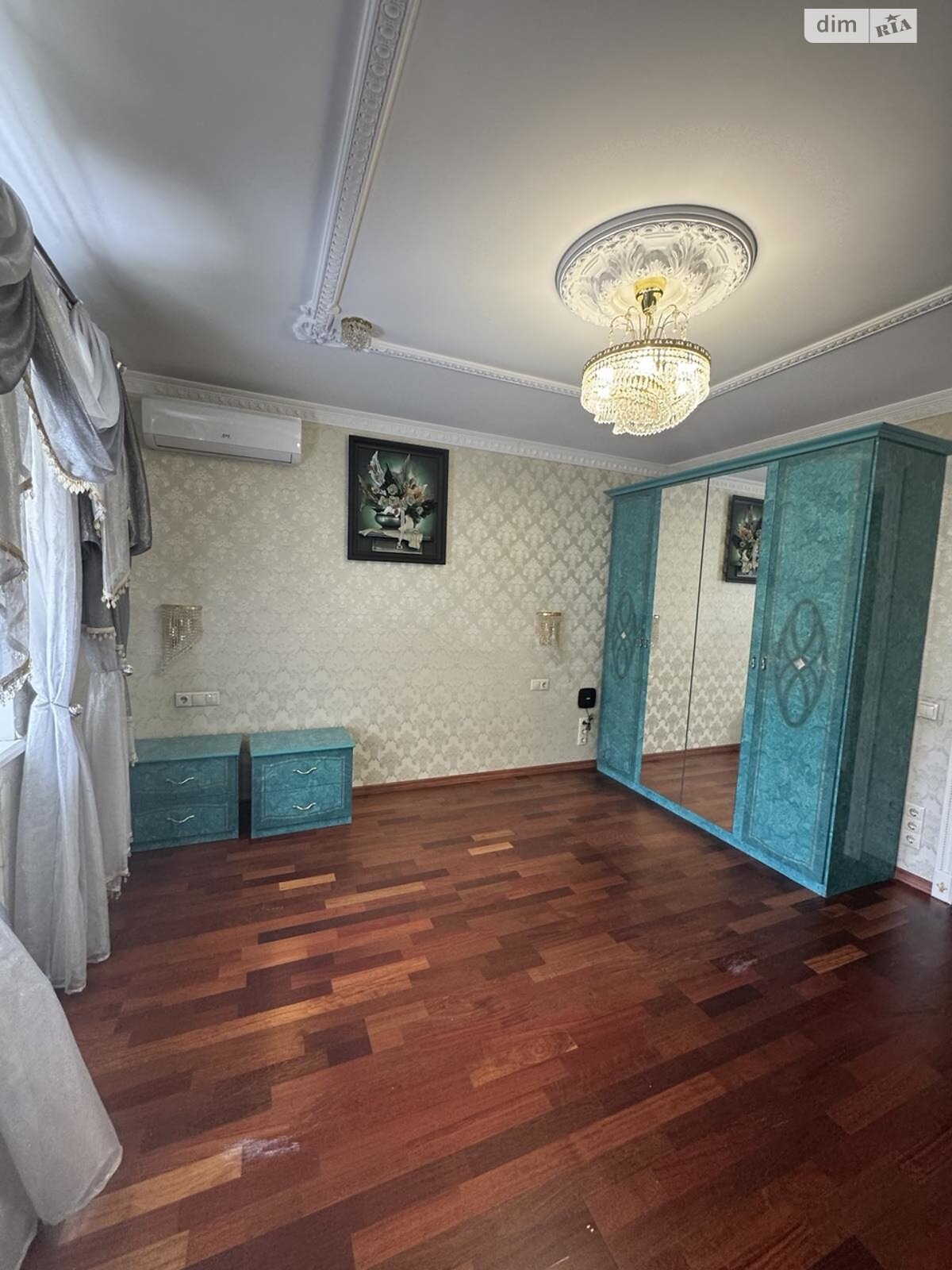 Продаж трикімнатної квартири в Дніпрі, на просп. Миру 4А, район Лівобережний фото 1 Продаж трикімнатної квартири в Дніпрі, на просп. Миру 4А, район Лівобережний фото 1