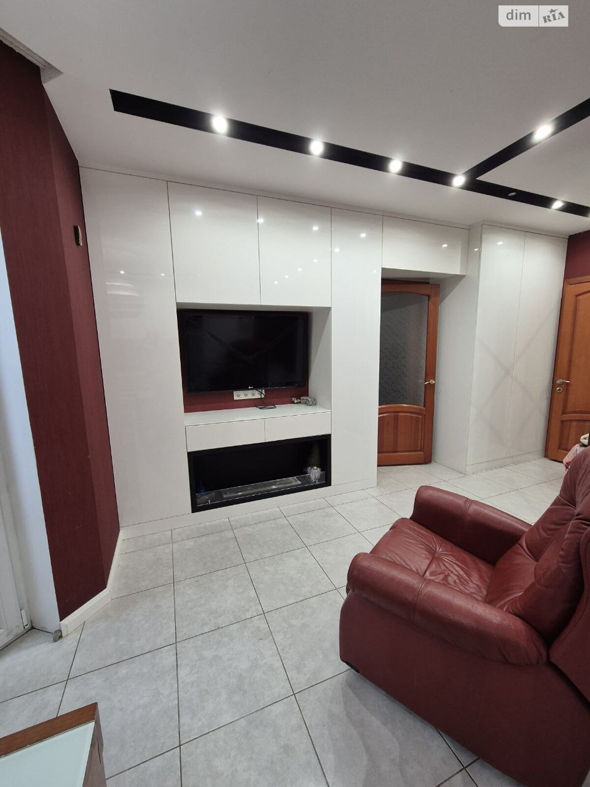 Продажа двухкомнатной квартиры в Днепре, на просп. Мира, район Левобережный фото 1 Продажа двухкомнатной квартиры в Днепре, на просп. Мира, район Левобережный фото 1