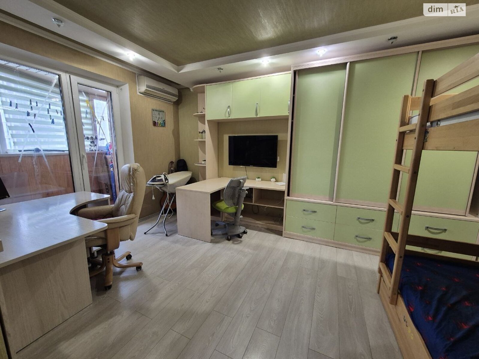 Продажа двухкомнатной квартиры в Днепре, на просп. Мира, район Левобережный фото 1 Продажа двухкомнатной квартиры в Днепре, на просп. Мира, район Левобережный фото 1