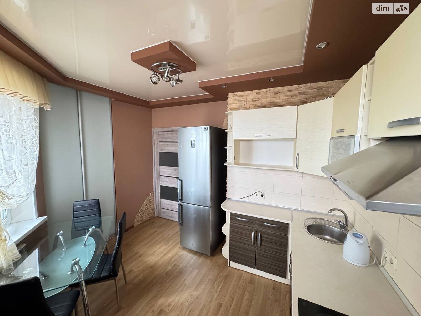 Продажа двухкомнатной квартиры в Днепре, на просп. Мира 75, район Левобережный фото 1