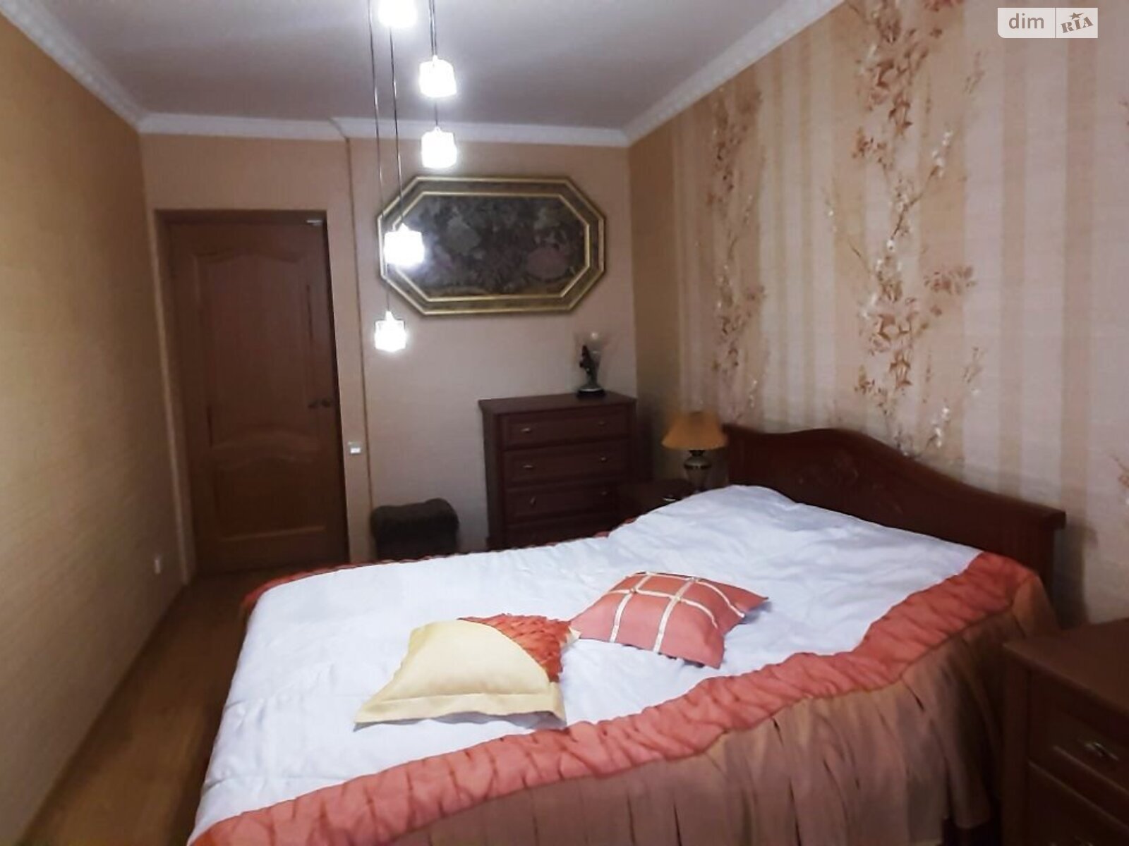 Продажа трехкомнатной квартиры в Днепре, на просп. Мира, район Левобережный фото 1 Продажа трехкомнатной квартиры в Днепре, на просп. Мира, район Левобережный фото 1