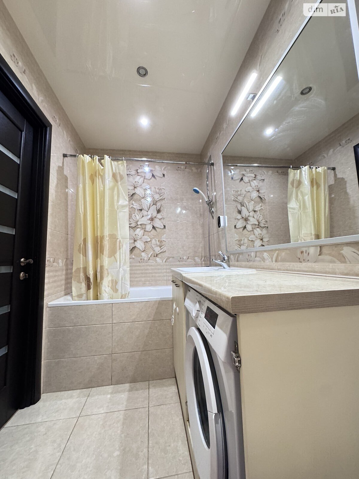 Продажа трехкомнатной квартиры в Днепре, на ул. Терещенковская 2, район Левобережный фото 1