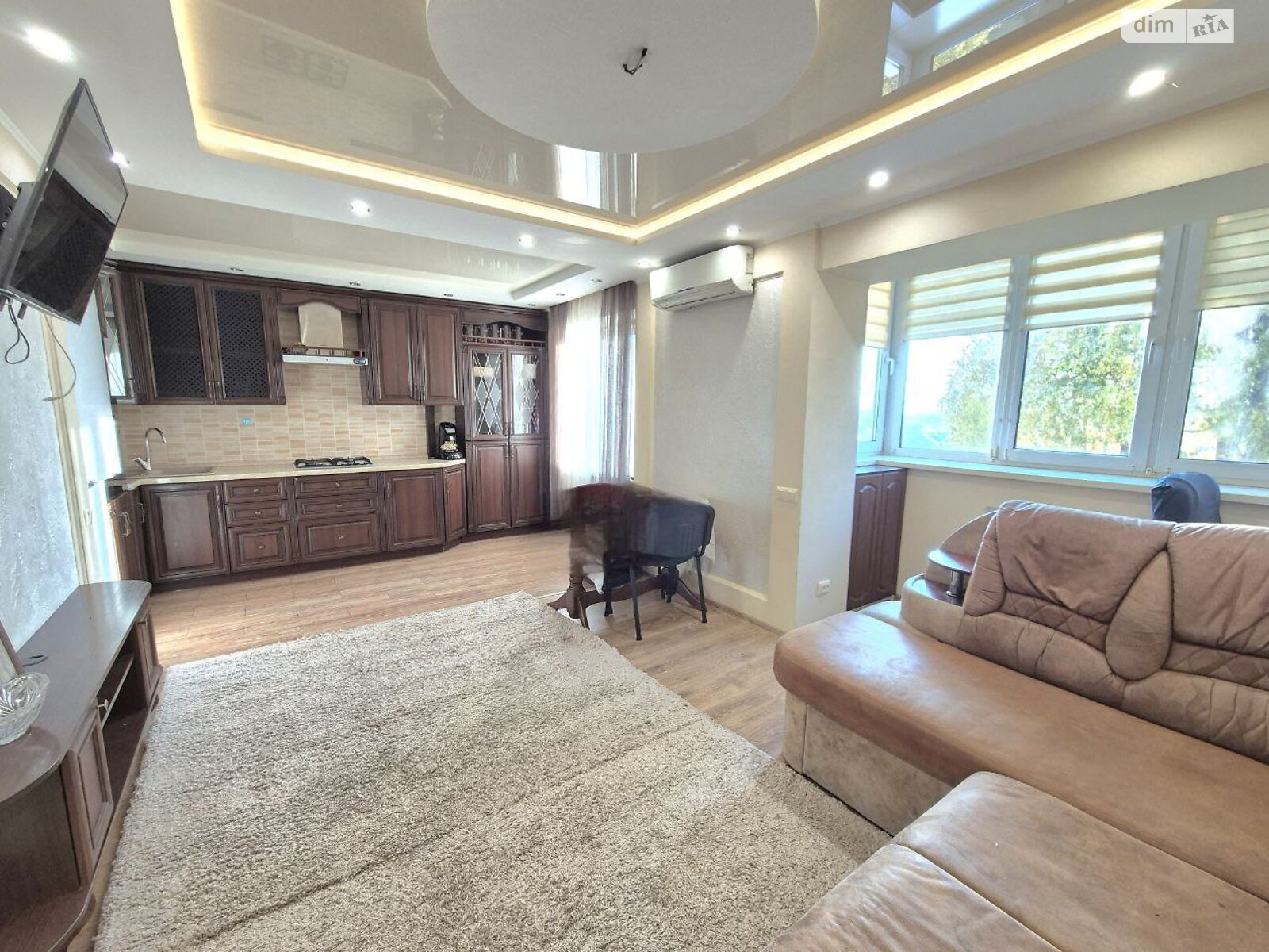 Продажа трехкомнатной квартиры в Днепре, на ул. Терещенковская 2, район Левобережный фото 1
