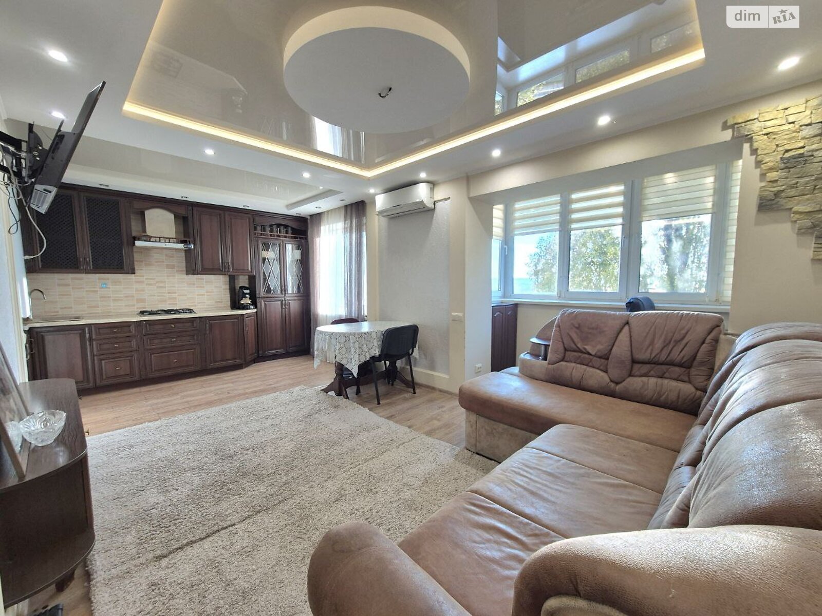 Продажа трехкомнатной квартиры в Днепре, на ул. Терещенковская 2, район Левобережный фото 1