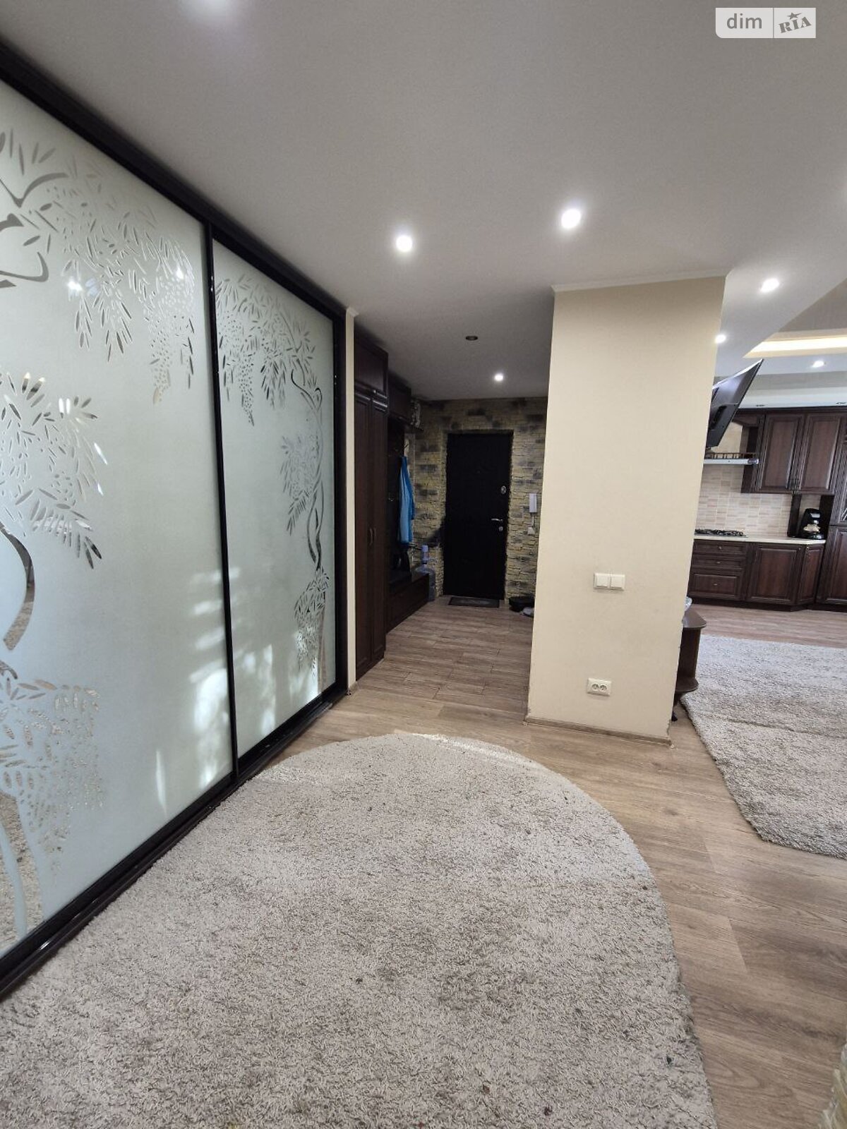 Продажа трехкомнатной квартиры в Днепре, на ул. Терещенковская 2, район Левобережный фото 1