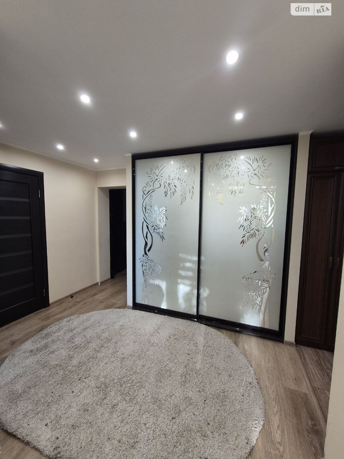 Продажа трехкомнатной квартиры в Днепре, на ул. Терещенковская 2, район Левобережный фото 1