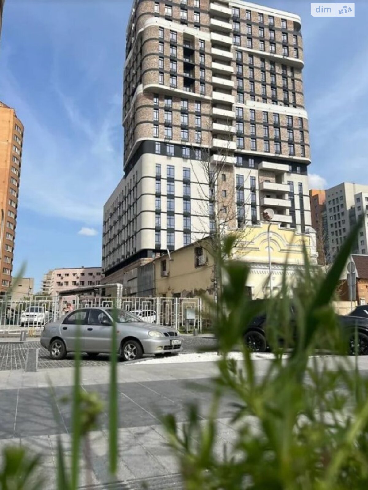 Продажа трехкомнатной квартиры в Днепре, на ул. Ломаная, фото 1