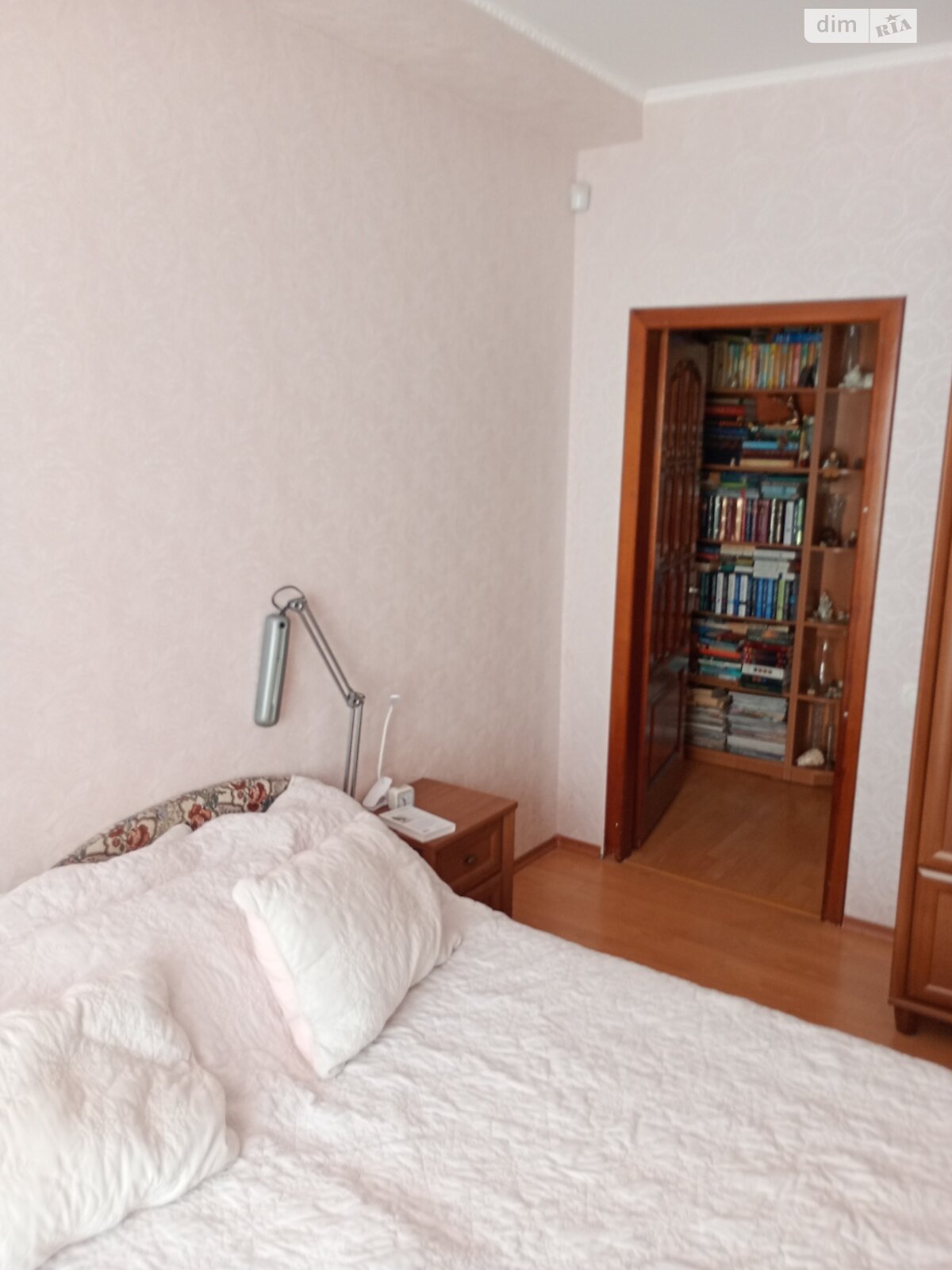 Продажа трехкомнатной квартиры в Днепре, на ул. Степана Рудницкого 11, район Ломовский фото 1