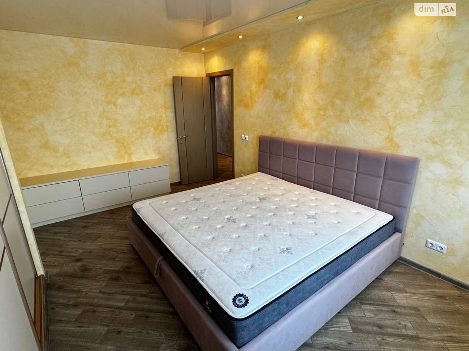Продажа трехкомнатной квартиры в Днепре, на ул. Мандрыковская 51М, район Мандрыкивка фото 1 Продажа трехкомнатной квартиры в Днепре, на ул. Мандрыковская 51М, район Мандрыкивка фото 1