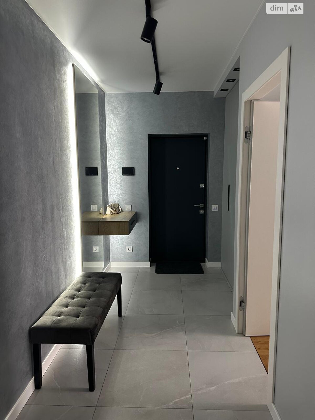 Продажа трехкомнатной квартиры в Днепре, на ул. Набережная Победы 42Ш, район Мандрыкивка фото 1 Продажа трехкомнатной квартиры в Днепре, на ул. Набережная Победы 42Ш, район Мандрыкивка фото 1