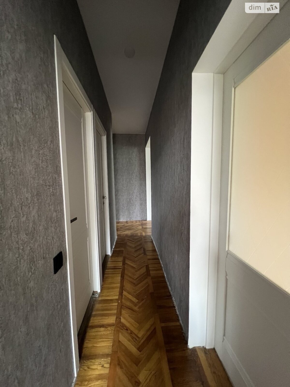 Продажа трехкомнатной квартиры в Днепре, на ул. Новоорловская, район Мазепы фото 1 Продажа трехкомнатной квартиры в Днепре, на ул. Новоорловская, район Мазепы фото 1