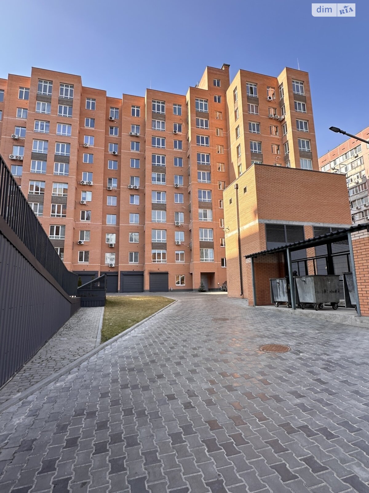 Продаж трикімнатної квартири в Дніпрі, на просп. Миру 2К, фото 1 Продаж трикімнатної квартири в Дніпрі, на просп. Миру 2К, фото 1