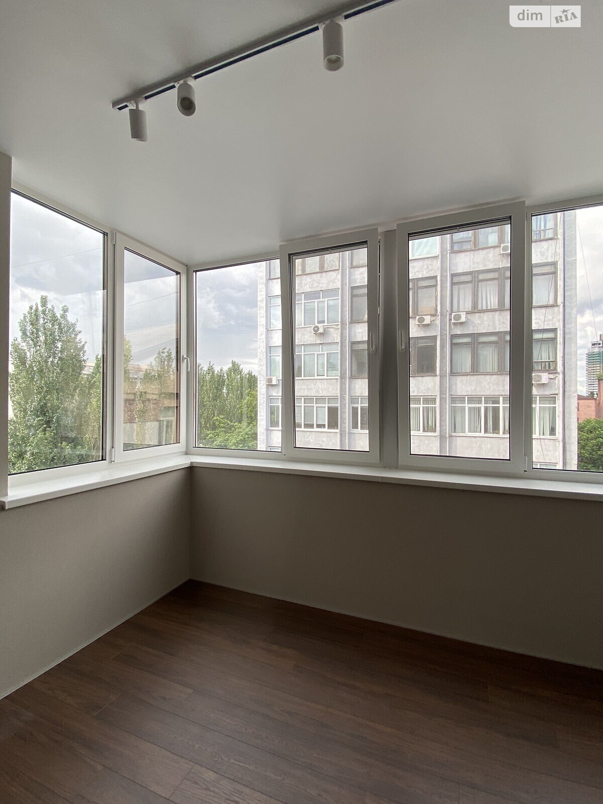 Продажа двухкомнатной квартиры в Днепре, на просп. Яворницкого Дмитрия 82, район Набережная фото 1 Продажа двухкомнатной квартиры в Днепре, на просп. Яворницкого Дмитрия 82, район Набережная фото 1