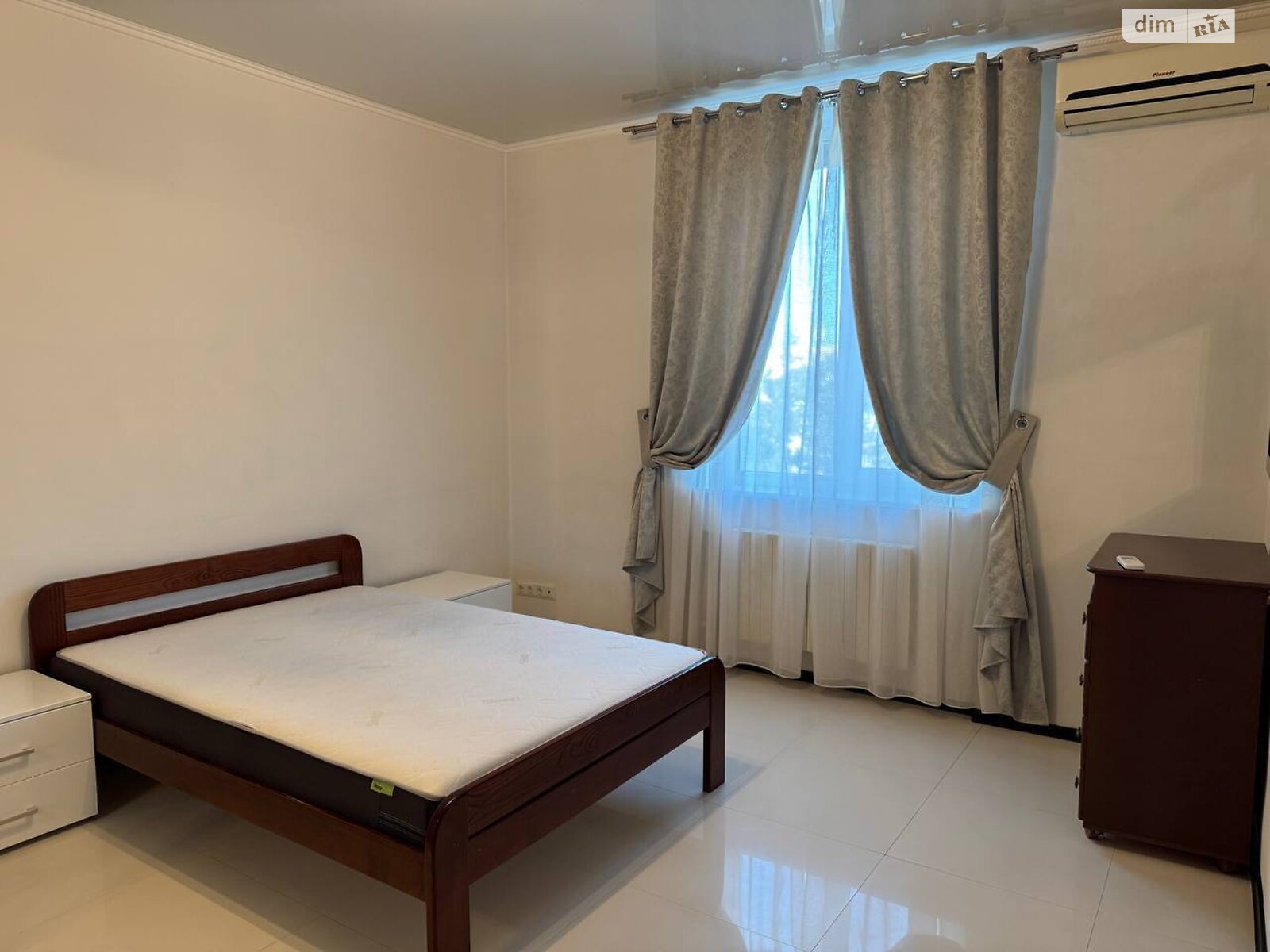 Продаж двокімнатної квартири в Дніпрі, на вул. Гоголя 1, район Нагорний фото 1