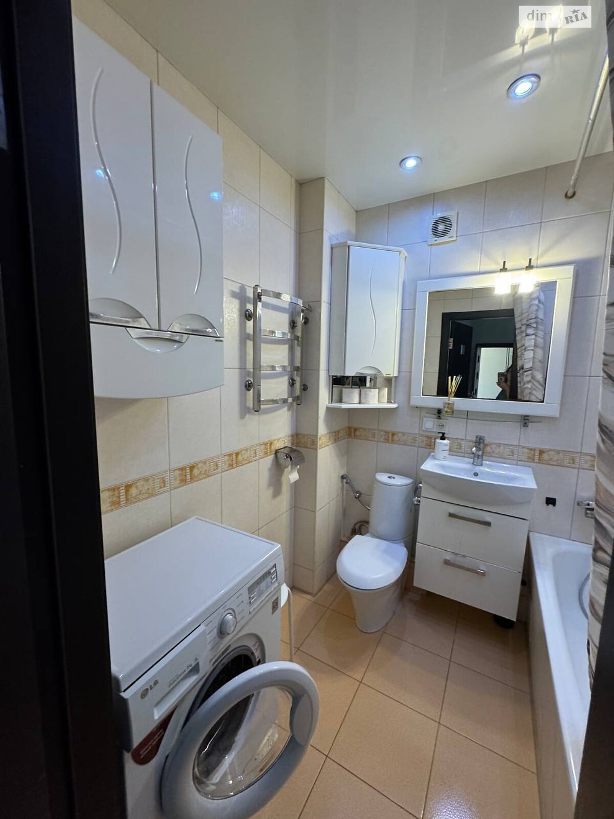 Продаж двокімнатної квартири в Дніпрі, на вул. Гоголя 1, район Нагорний фото 1