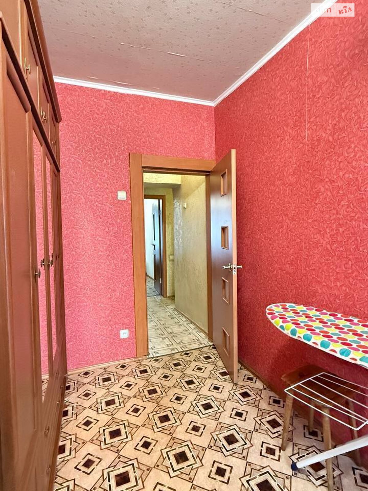 Продаж трикімнатної квартири в Дніпрі, на вул. Гоголя 19, район Нагорний фото 1