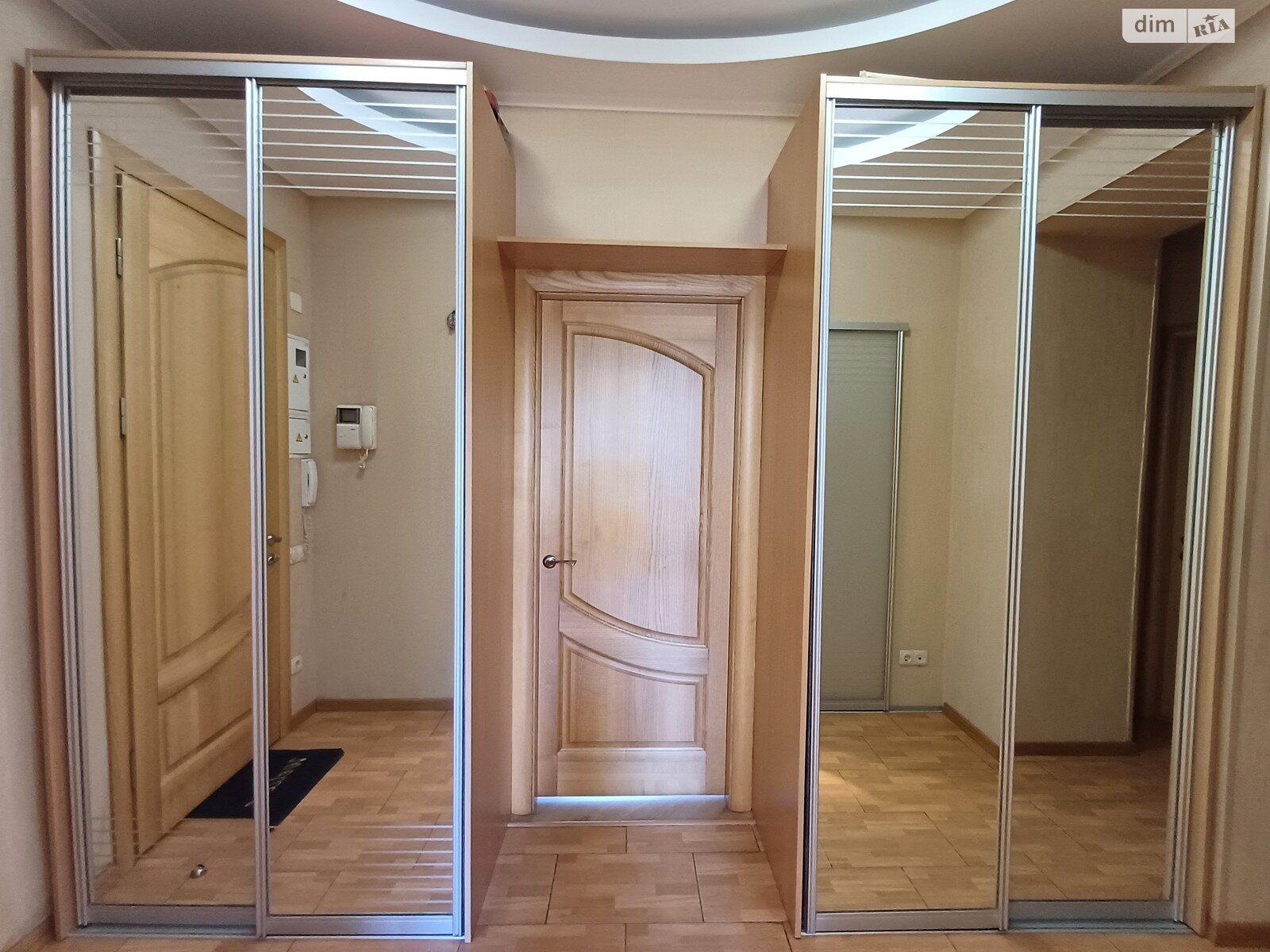 Продаж двокімнатної квартири в Дніпрі, на вул. Гоголя 1, район Нагорний фото 1