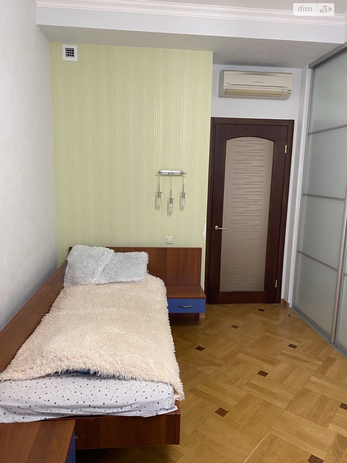 Продажа трехкомнатной квартиры в Днепре, на ул. Левка Лукьяненко, район Нагорный фото 1 Продажа трехкомнатной квартиры в Днепре, на ул. Левка Лукьяненко, район Нагорный фото 1
