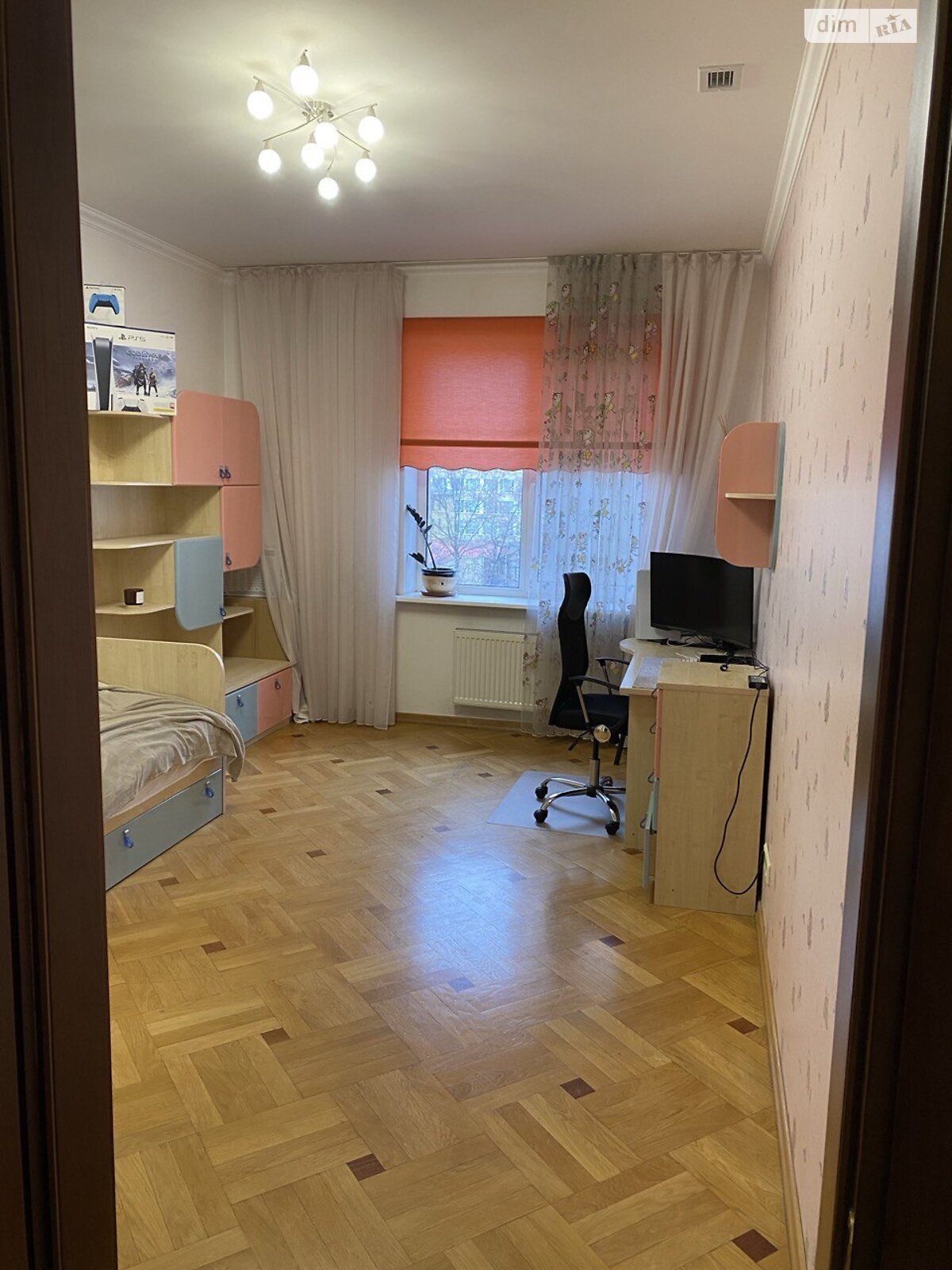 Продажа трехкомнатной квартиры в Днепре, на ул. Левка Лукьяненко, район Нагорный фото 1 Продажа трехкомнатной квартиры в Днепре, на ул. Левка Лукьяненко, район Нагорный фото 1
