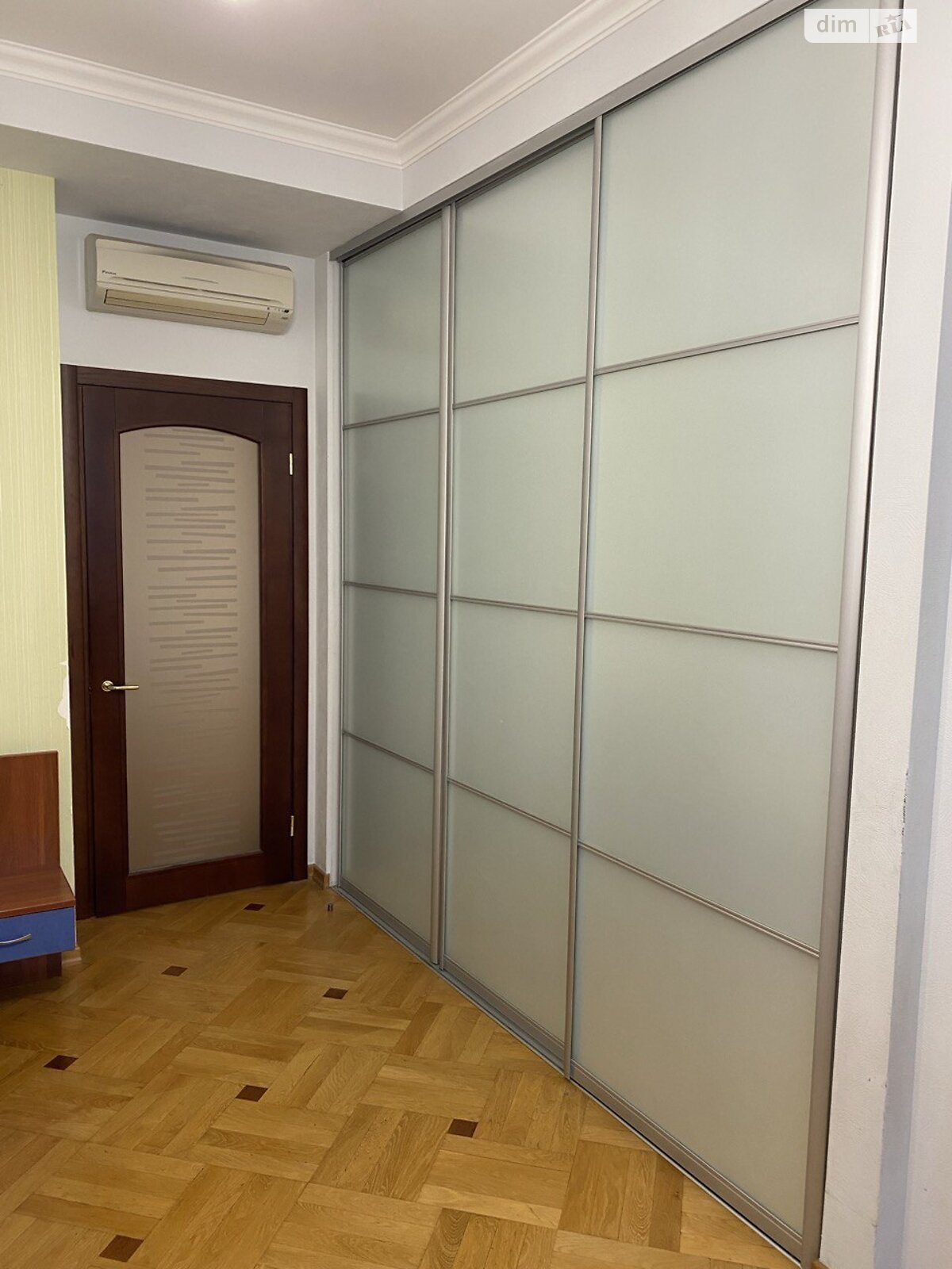 Продажа трехкомнатной квартиры в Днепре, на ул. Левка Лукьяненко, район Нагорный фото 1 Продажа трехкомнатной квартиры в Днепре, на ул. Левка Лукьяненко, район Нагорный фото 1