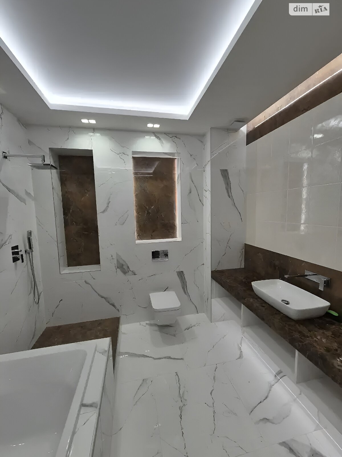 Продажа четырехкомнатной квартиры в Днепре, на ул. Моссаковского Владимира 3 корпус 2, район Нагорный фото 1 Продажа четырехкомнатной квартиры в Днепре, на ул. Моссаковского Владимира 3 корпус 2, район Нагорный фото 1