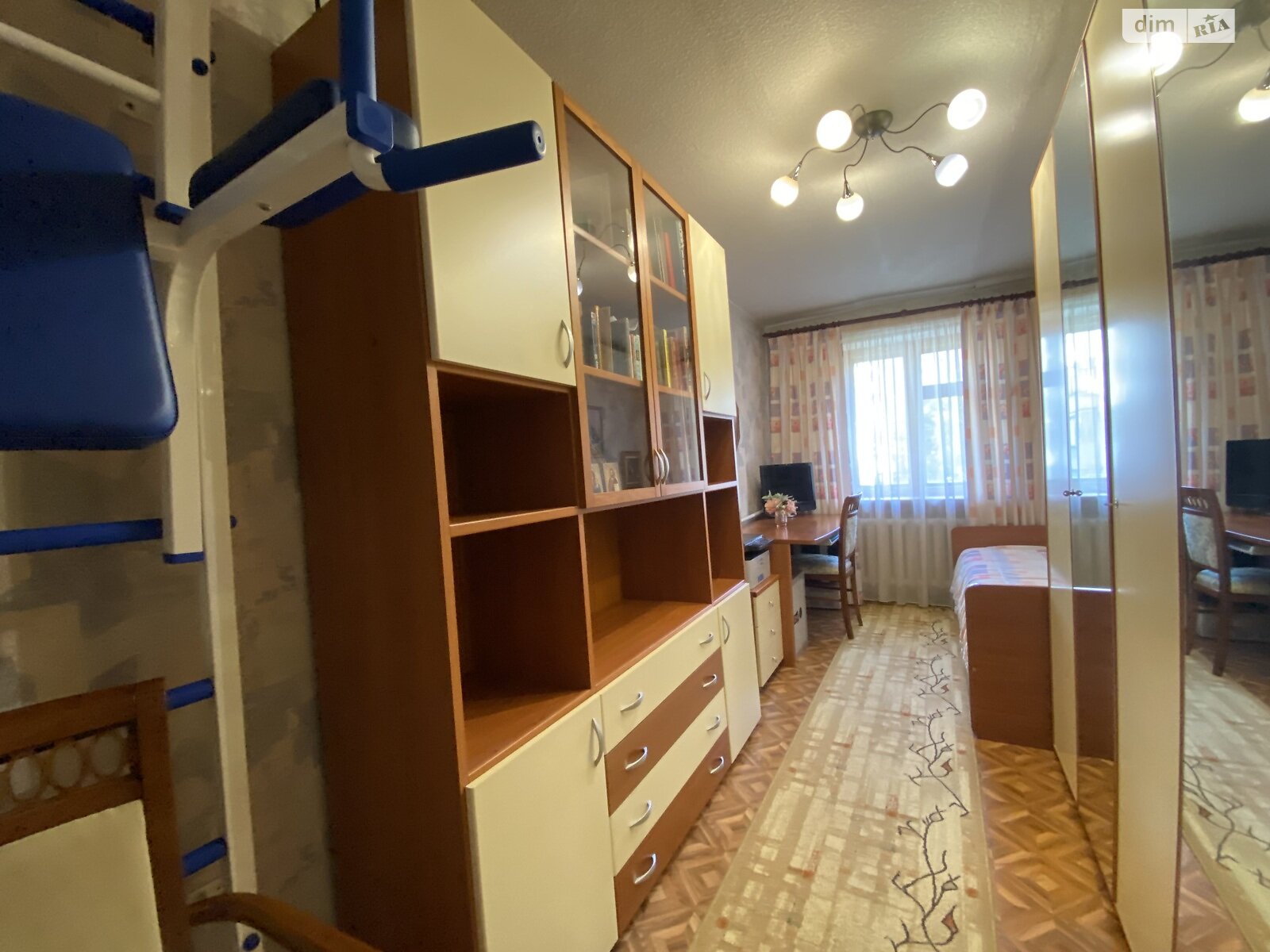 Продажа трехкомнатной квартиры в Днепре, на ул. Моссаковского Владимира 3, район Нагорный фото 1 Продажа трехкомнатной квартиры в Днепре, на ул. Моссаковского Владимира 3, район Нагорный фото 1