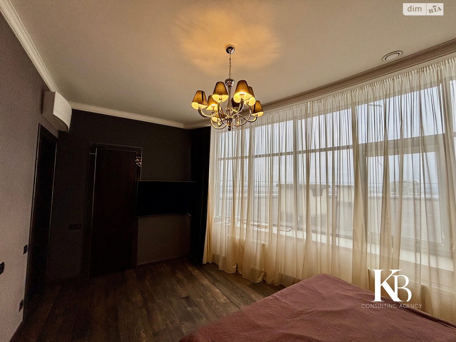 Продажа однокомнатной квартиры в Днепре, на просп. Яворницкого Дмитрия 3, район Нагорный фото 1