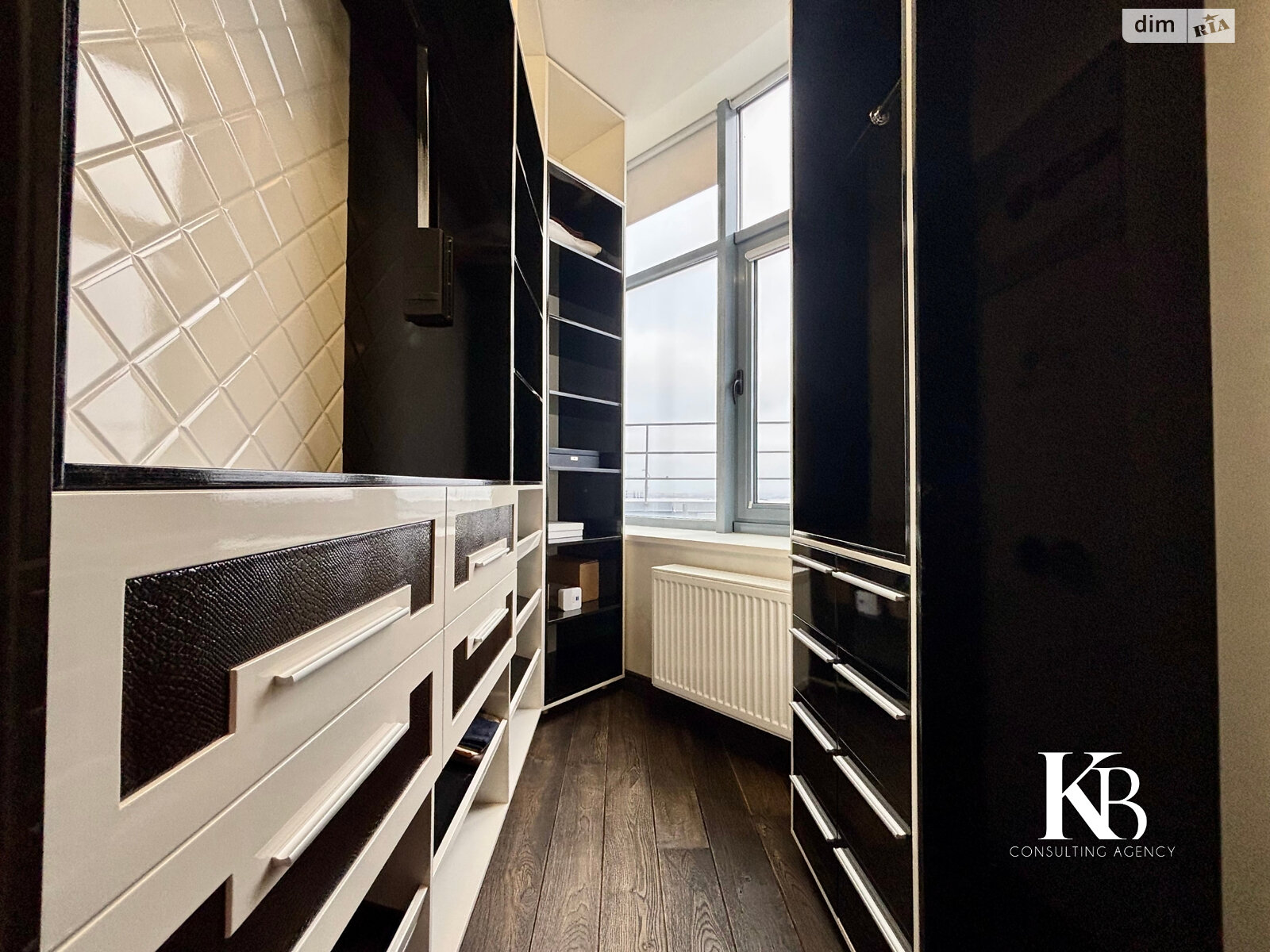 Продажа однокомнатной квартиры в Днепре, на просп. Яворницкого Дмитрия 3, район Нагорный фото 1