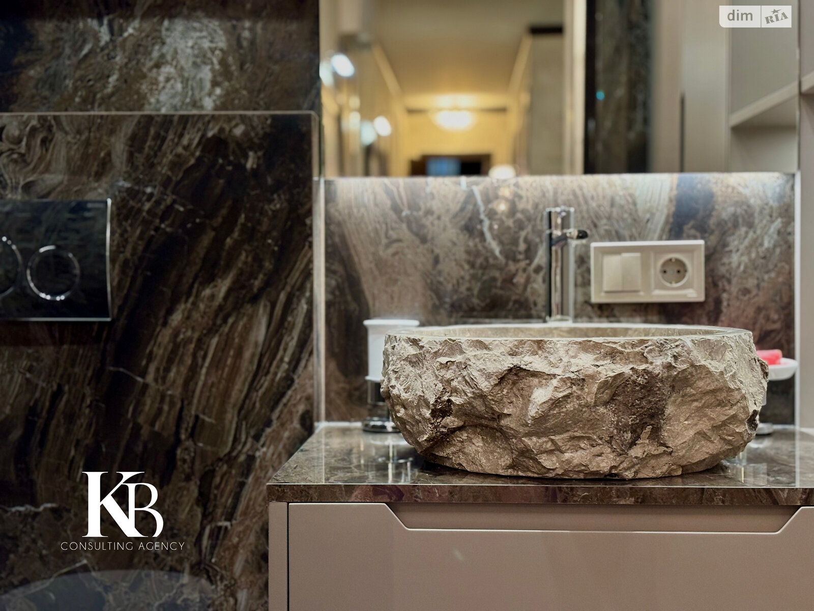 Продажа однокомнатной квартиры в Днепре, на просп. Яворницкого Дмитрия 3, район Нагорный фото 1