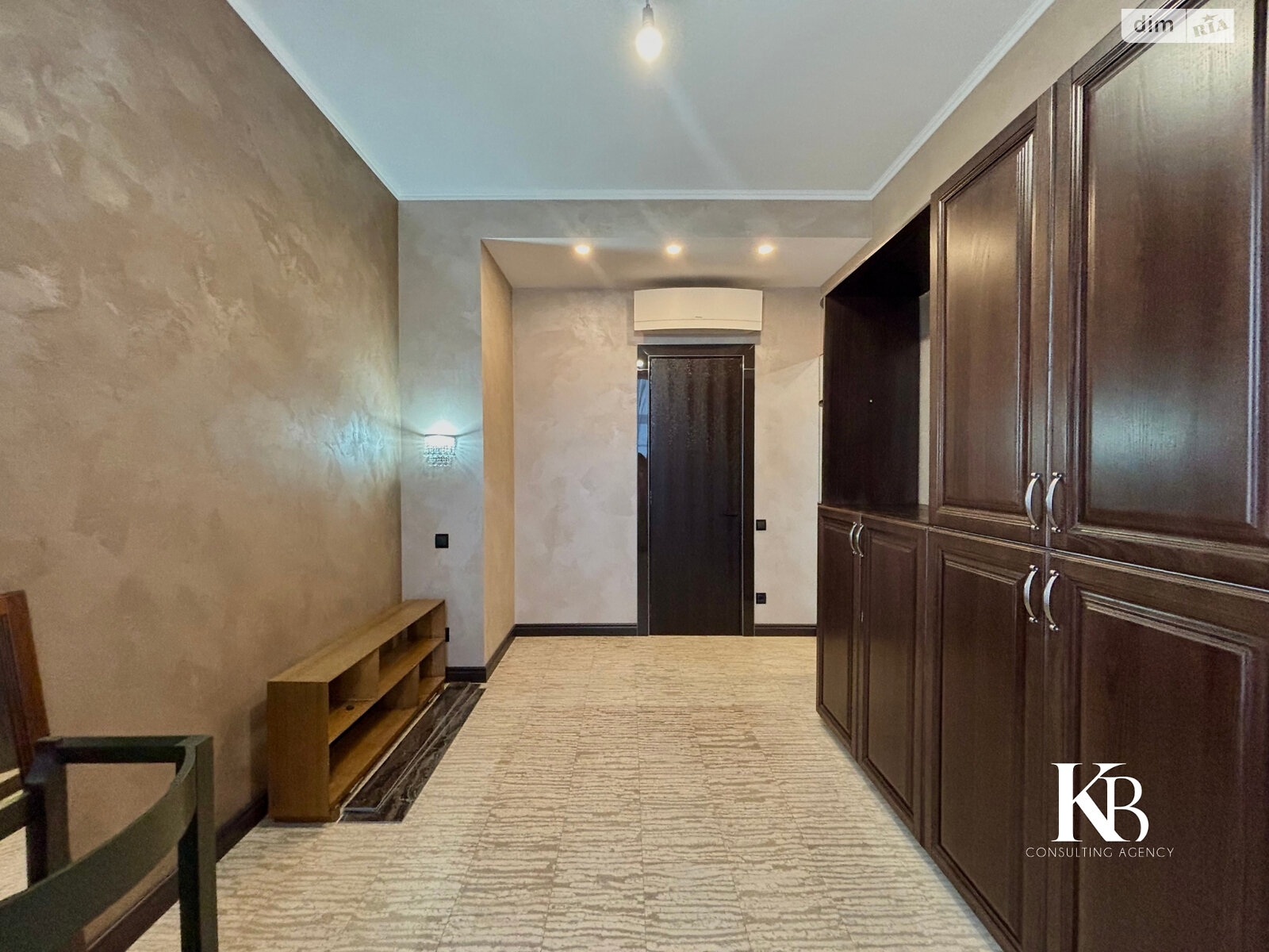 Продажа однокомнатной квартиры в Днепре, на просп. Яворницкого Дмитрия 3, район Нагорный фото 1