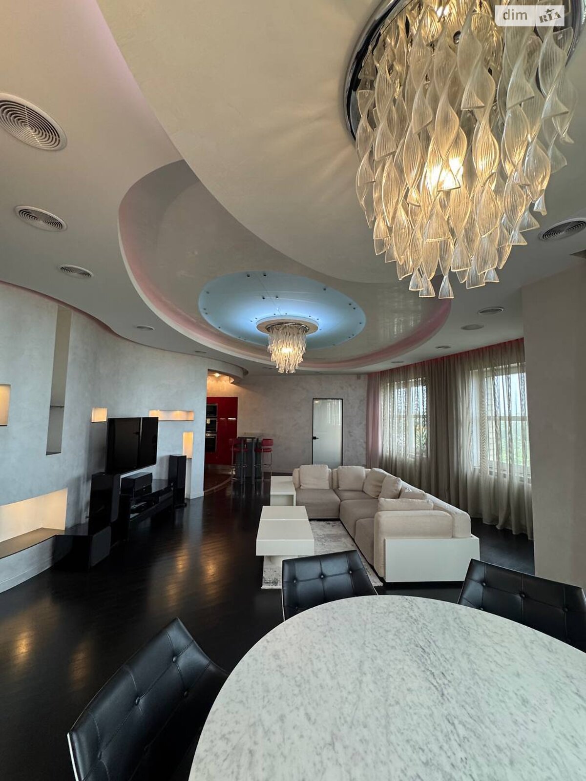 Продажа трехкомнатной квартиры в Днепре, на просп. Яворницкого Дмитрия 5, район Нагорный фото 1 Продажа трехкомнатной квартиры в Днепре, на просп. Яворницкого Дмитрия 5, район Нагорный фото 1