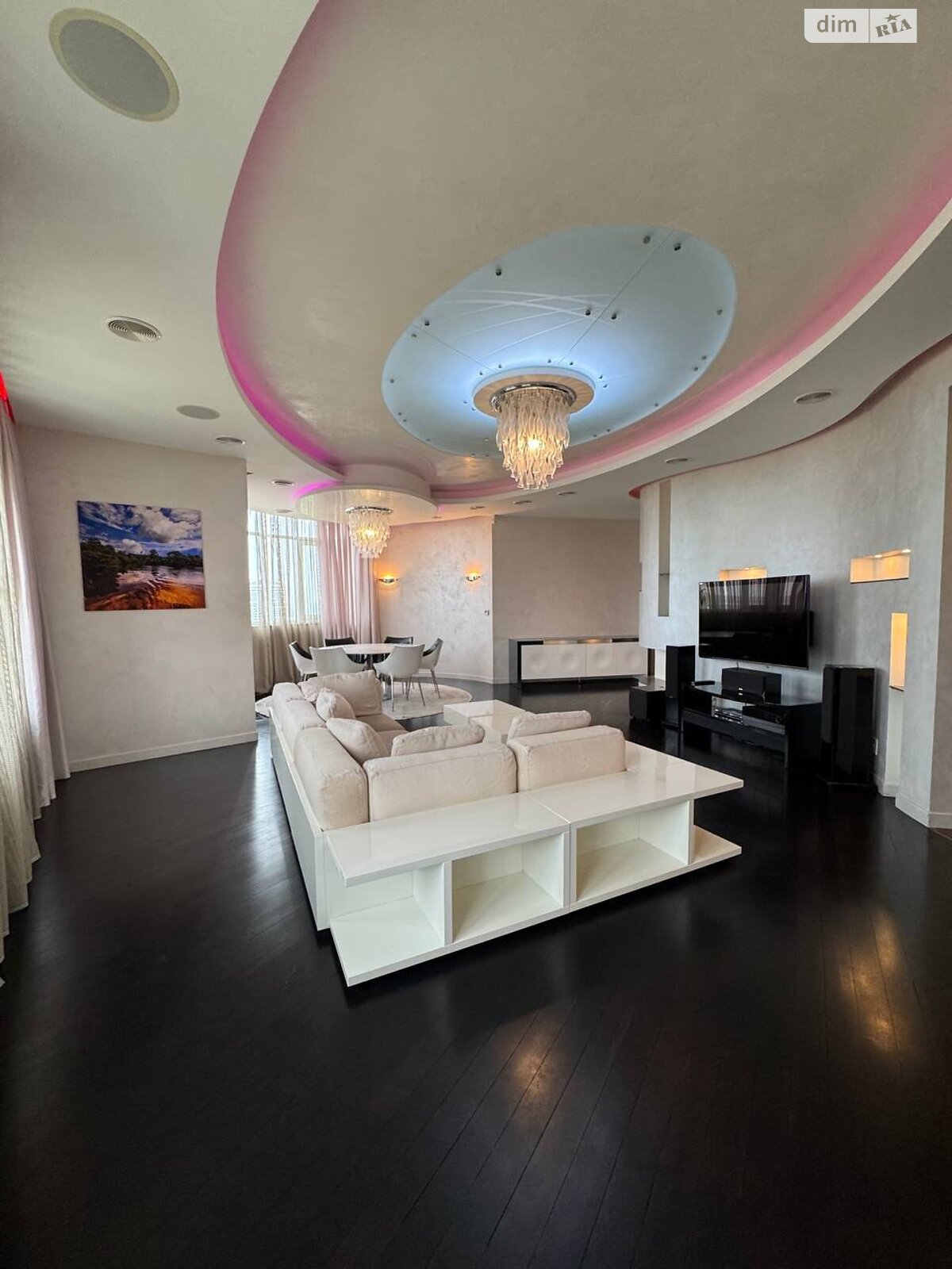 Продажа трехкомнатной квартиры в Днепре, на просп. Яворницкого Дмитрия 5, район Нагорный фото 1 Продажа трехкомнатной квартиры в Днепре, на просп. Яворницкого Дмитрия 5, район Нагорный фото 1