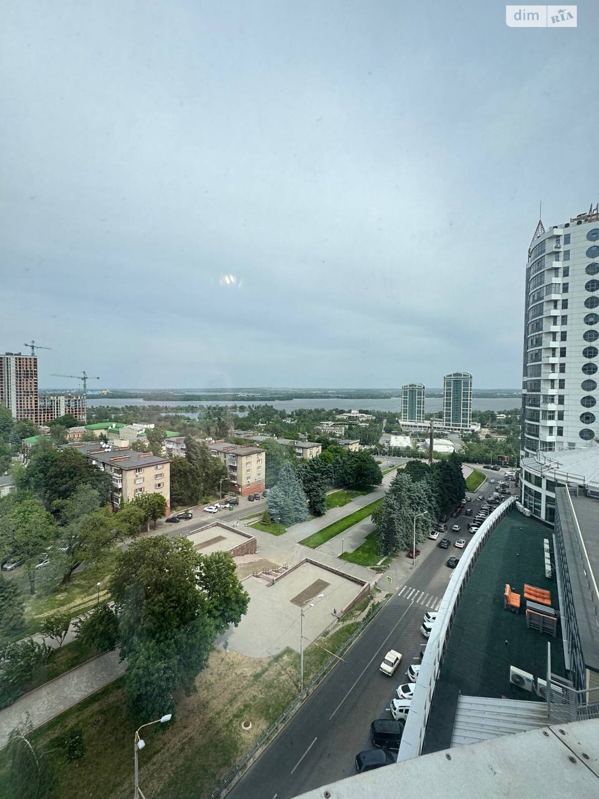 Продажа трехкомнатной квартиры в Днепре, на просп. Яворницкого Дмитрия 5, район Нагорный фото 1 Продажа трехкомнатной квартиры в Днепре, на просп. Яворницкого Дмитрия 5, район Нагорный фото 1