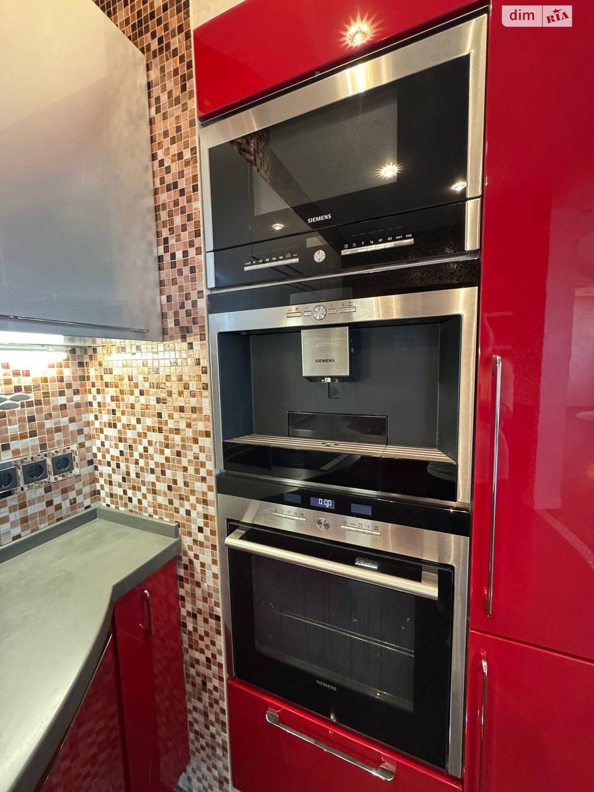 Продажа трехкомнатной квартиры в Днепре, на просп. Яворницкого Дмитрия 5, район Нагорный фото 1 Продажа трехкомнатной квартиры в Днепре, на просп. Яворницкого Дмитрия 5, район Нагорный фото 1