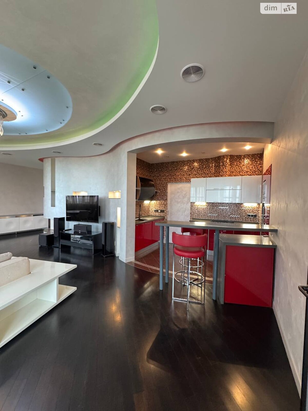 Продажа трехкомнатной квартиры в Днепре, на просп. Яворницкого Дмитрия 5, район Нагорный фото 1 Продажа трехкомнатной квартиры в Днепре, на просп. Яворницкого Дмитрия 5, район Нагорный фото 1