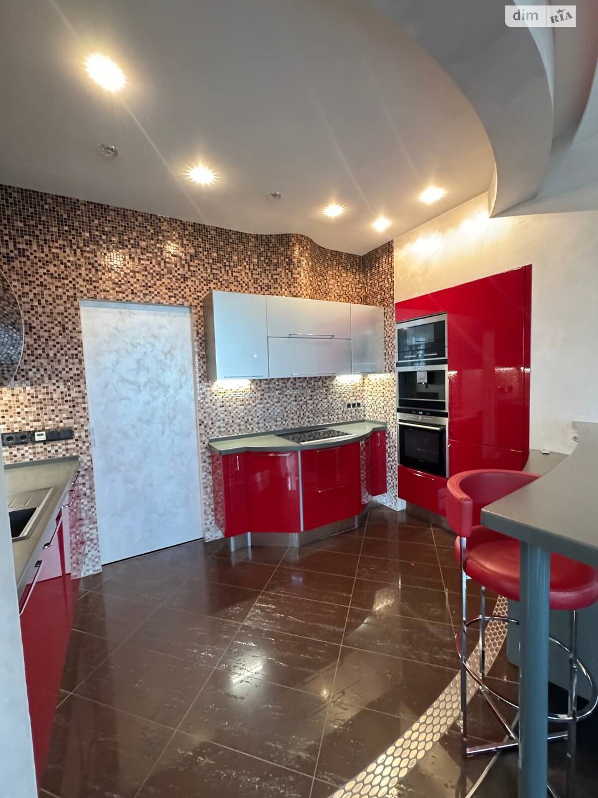 Продажа трехкомнатной квартиры в Днепре, на просп. Яворницкого Дмитрия 5, район Нагорный фото 1 Продажа трехкомнатной квартиры в Днепре, на просп. Яворницкого Дмитрия 5, район Нагорный фото 1