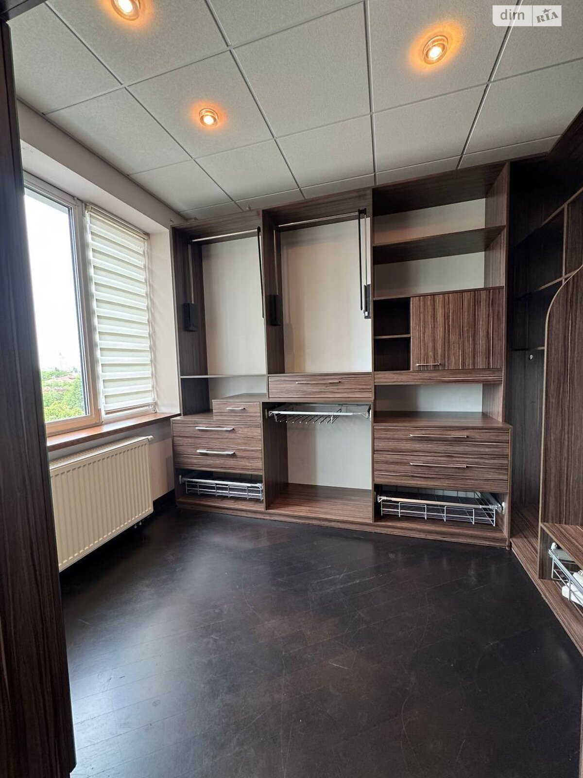 Продажа трехкомнатной квартиры в Днепре, на просп. Яворницкого Дмитрия 5, район Нагорный фото 1 Продажа трехкомнатной квартиры в Днепре, на просп. Яворницкого Дмитрия 5, район Нагорный фото 1