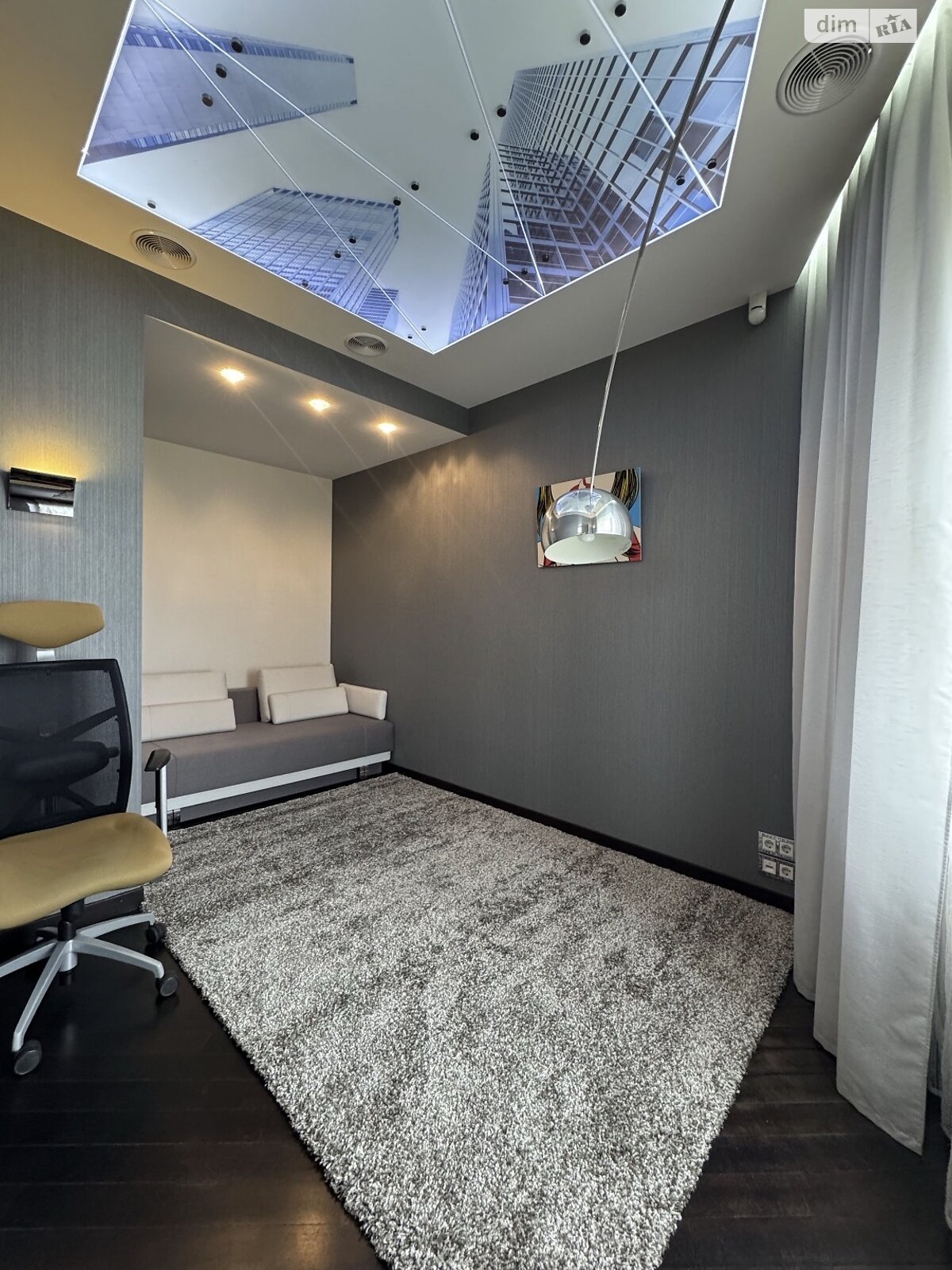 Продажа трехкомнатной квартиры в Днепре, на просп. Яворницкого Дмитрия 5, район Нагорный фото 1 Продажа трехкомнатной квартиры в Днепре, на просп. Яворницкого Дмитрия 5, район Нагорный фото 1