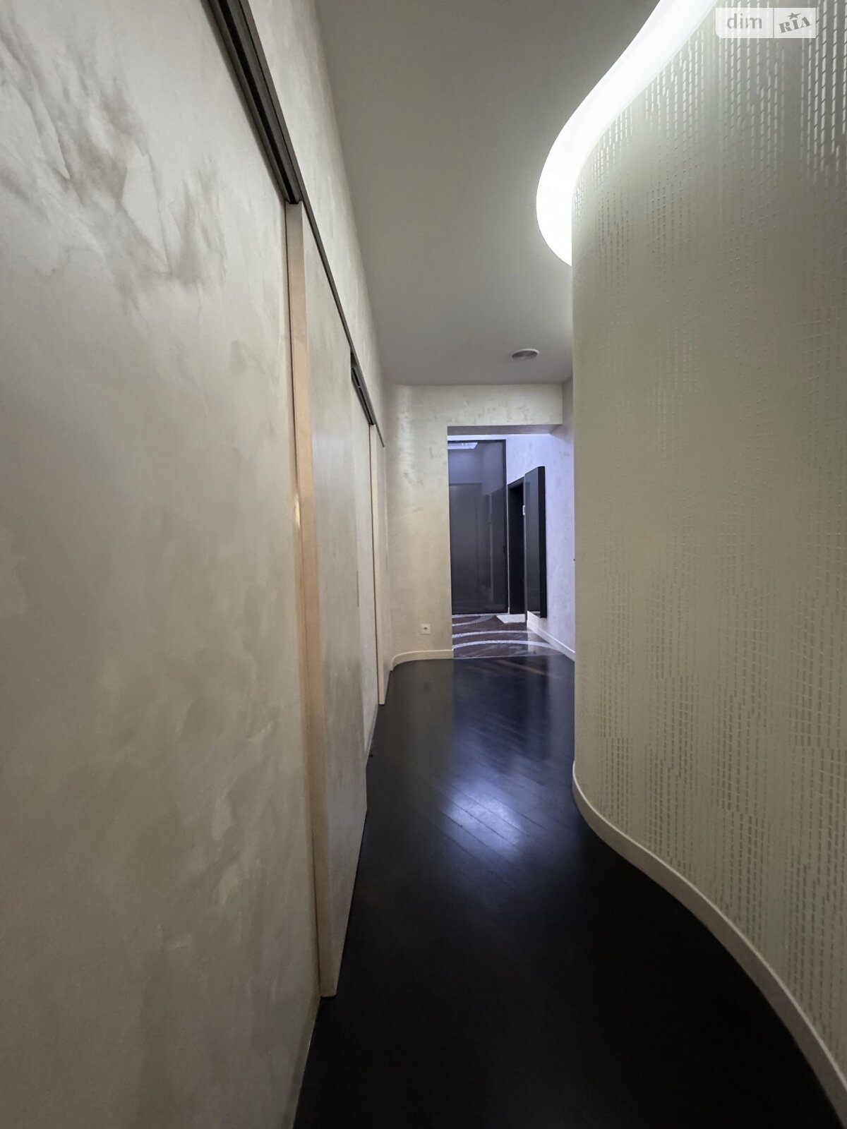 Продажа трехкомнатной квартиры в Днепре, на просп. Яворницкого Дмитрия 5, район Нагорный фото 1 Продажа трехкомнатной квартиры в Днепре, на просп. Яворницкого Дмитрия 5, район Нагорный фото 1