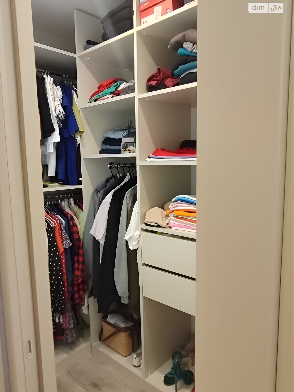 Продажа трехкомнатной квартиры в Днепре, на ул. Отрадная (Байкальска) 11, фото 1 Продажа трехкомнатной квартиры в Днепре, на ул. Отрадная (Байкальска) 11, фото 1