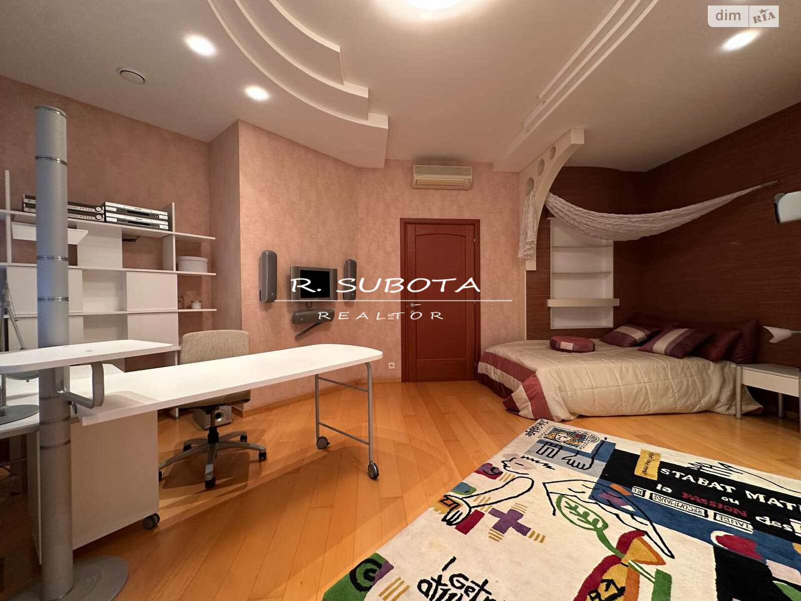 Продажа пятикомнатной квартиры в Днепре, на ул. Староказацкая 54, район Парк Л.Глобы фото 1 Продажа пятикомнатной квартиры в Днепре, на ул. Староказацкая 54, район Парк Л.Глобы фото 1