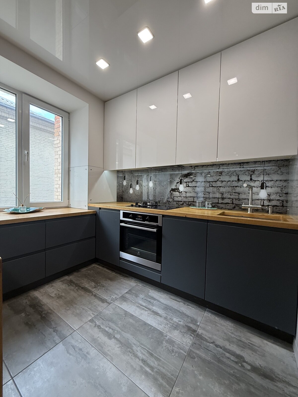 Продажа трехкомнатной квартиры в Днепре, на ул. Староказацкая 74В, район Парк Л.Глобы фото 1